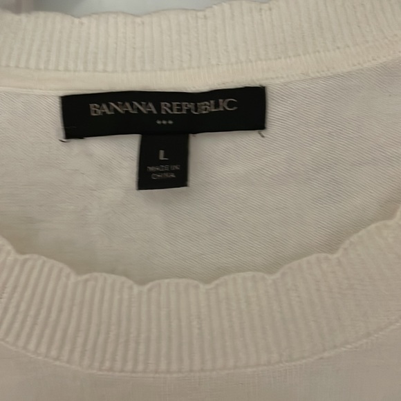 Banana Republic Lightweight white sweater in size large - Picture 2 of 3